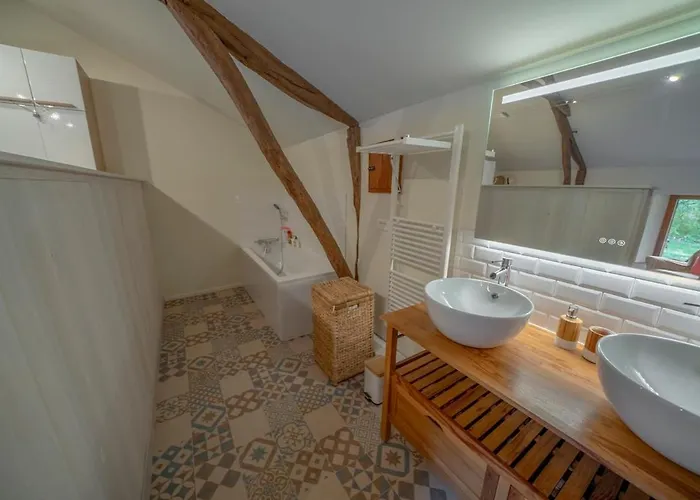 Magnifique Longere En Pierre Du Lot Piscine Privee Vaylats