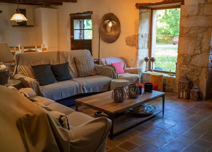 Magnifique Longere En Pierre Du Lot Piscine Privee بيت للعطل Vaylats